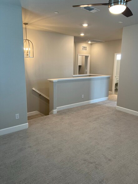 Building Photo - 3064 Vaughn Wy