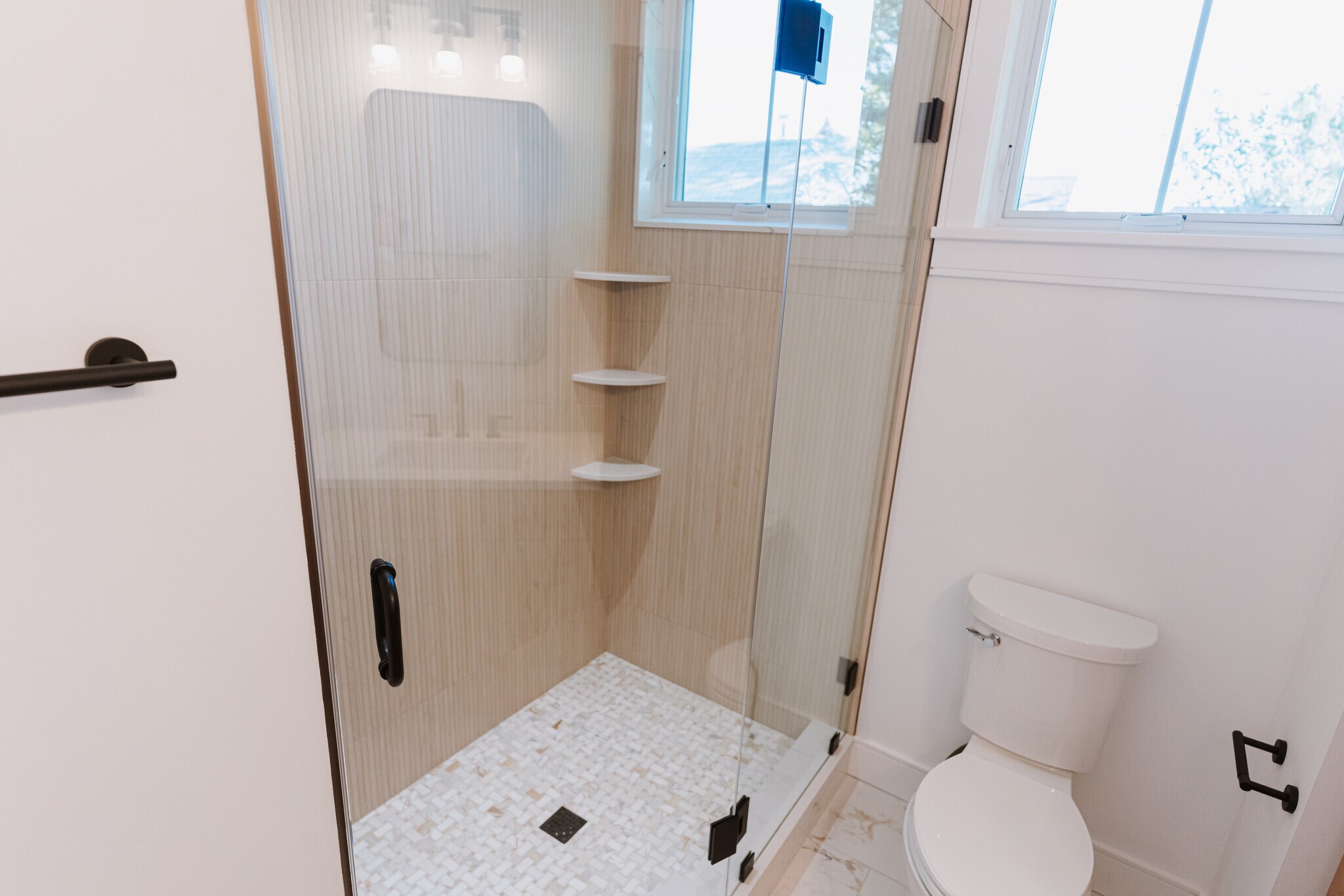 Building Photo - 5 Thurston St