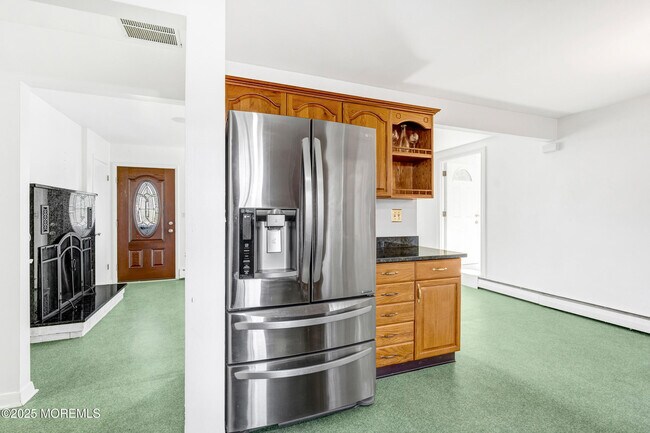 Building Photo - 488 Monmouth Rd