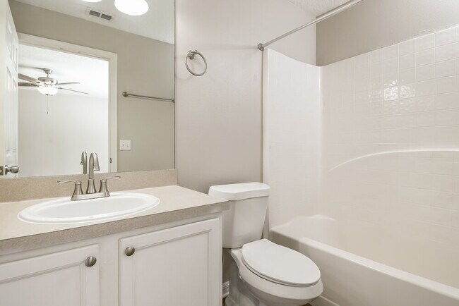 Building Photo - 208 Bromwich Dr