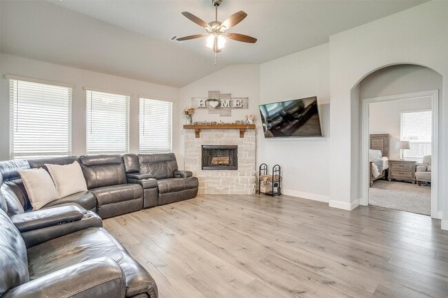 Building Photo - 458 Mesquite Grove Rd