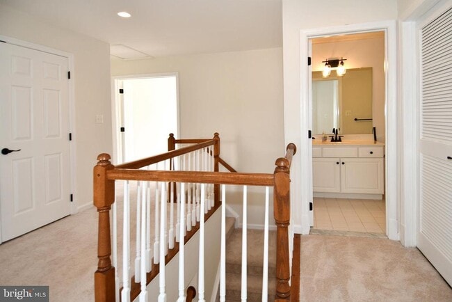 Building Photo - 301 Hillwood Ave