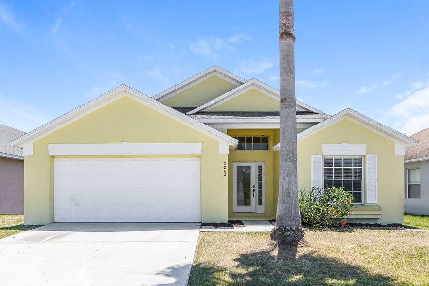 Primary Photo - 2262 Mallard Creek Cir