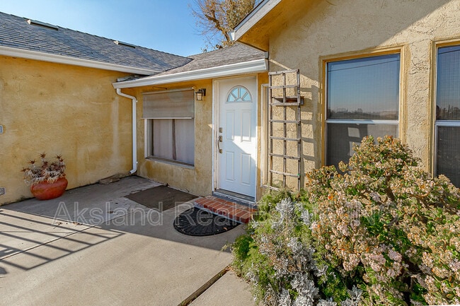 Building Photo - 7937 Endow Rd S