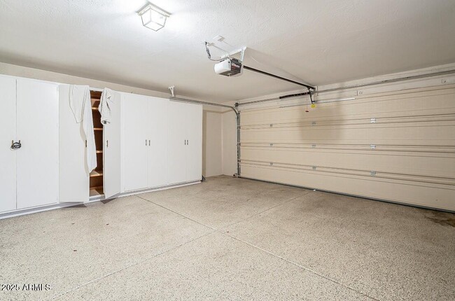 Building Photo - 8602 E Vista Del Lago