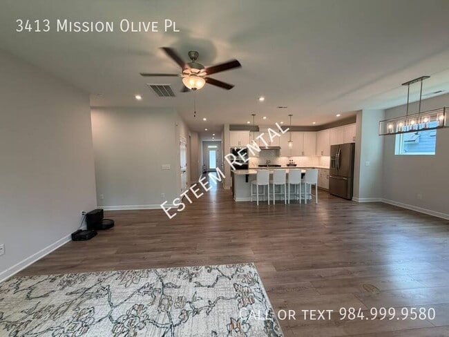 Building Photo - 3413 Mission Olive Pl