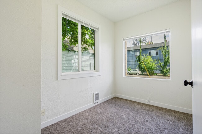 Building Photo - 2304 S Wilkeson St