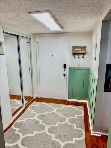 Building Photo - 7610 Stirling Rd