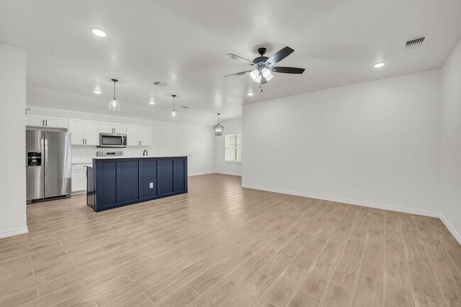 Building Photo - Beautiful New Build in Highly Desired Area