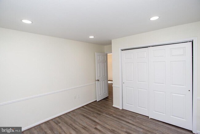 Building Photo - 1739 McNelis Dr
