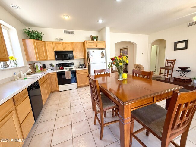 Building Photo - 17934 W Deneen Way