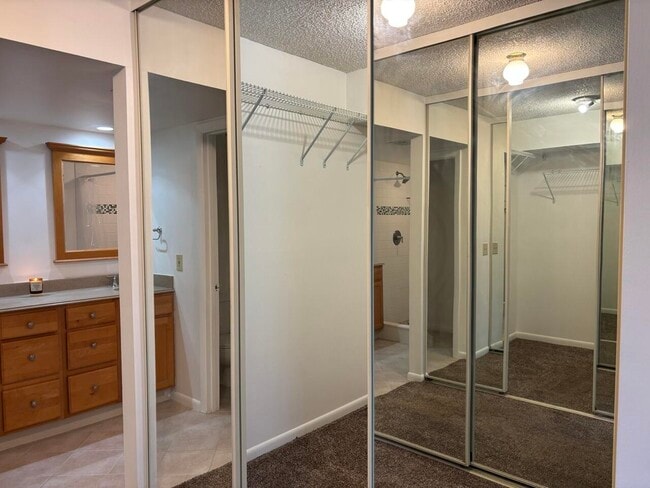 Building Photo - 507 5th Ln