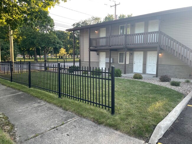 Primary Photo - 241 Perkins St