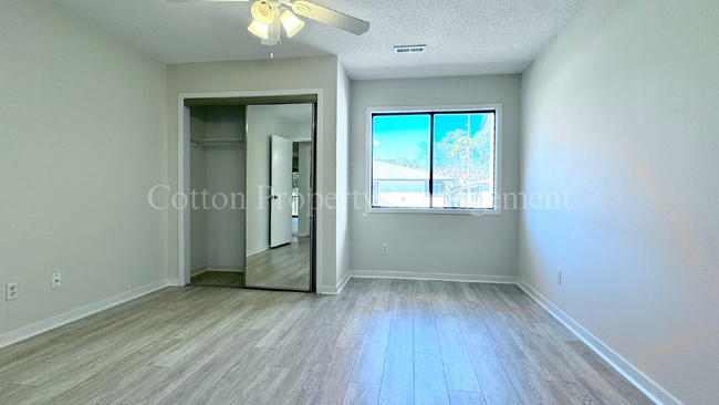 Building Photo - 2BR/2BA - LOVELY CONDO JUST MINUTES FROM W...