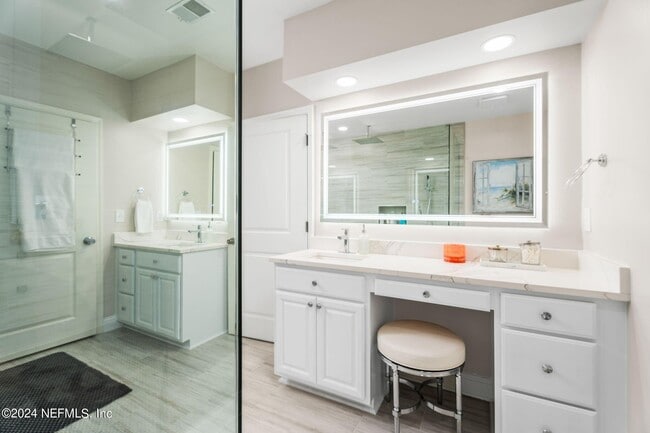 Building Photo - 400 E Bay St