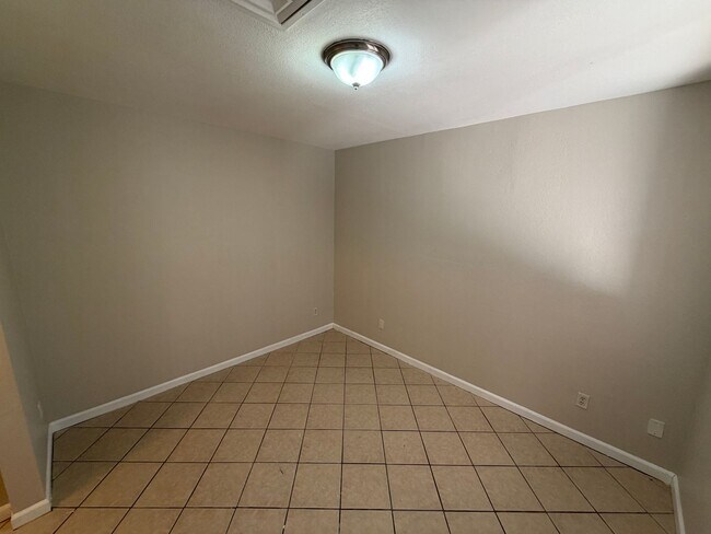 Building Photo - 4820 N 89th Ave