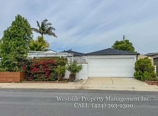 Building Photo - 8120 Glider Ave