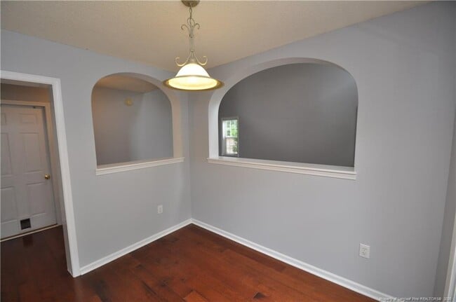 Building Photo - 806 Brickstone Dr