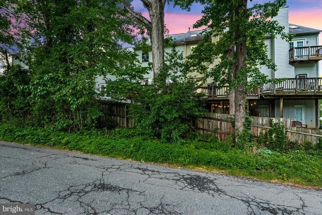 Building Photo - 506 Ben Neuis Pl