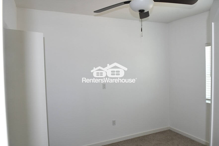 Building Photo - 357 N 15th St