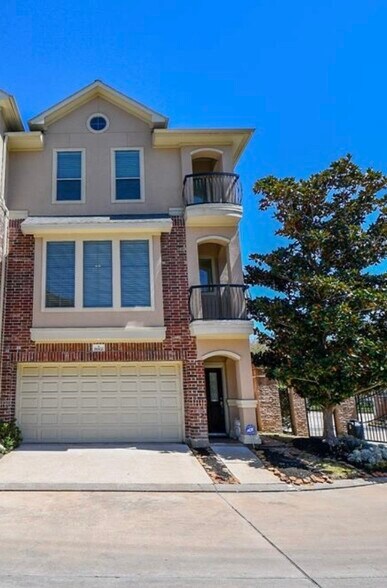Building Photo - 8002 Stoneyway Dr