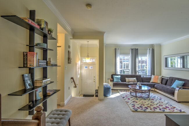 Living Room Entrance - 6506 Serenade Plz