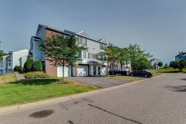 Building Photo - 4947 Emmit Dr N