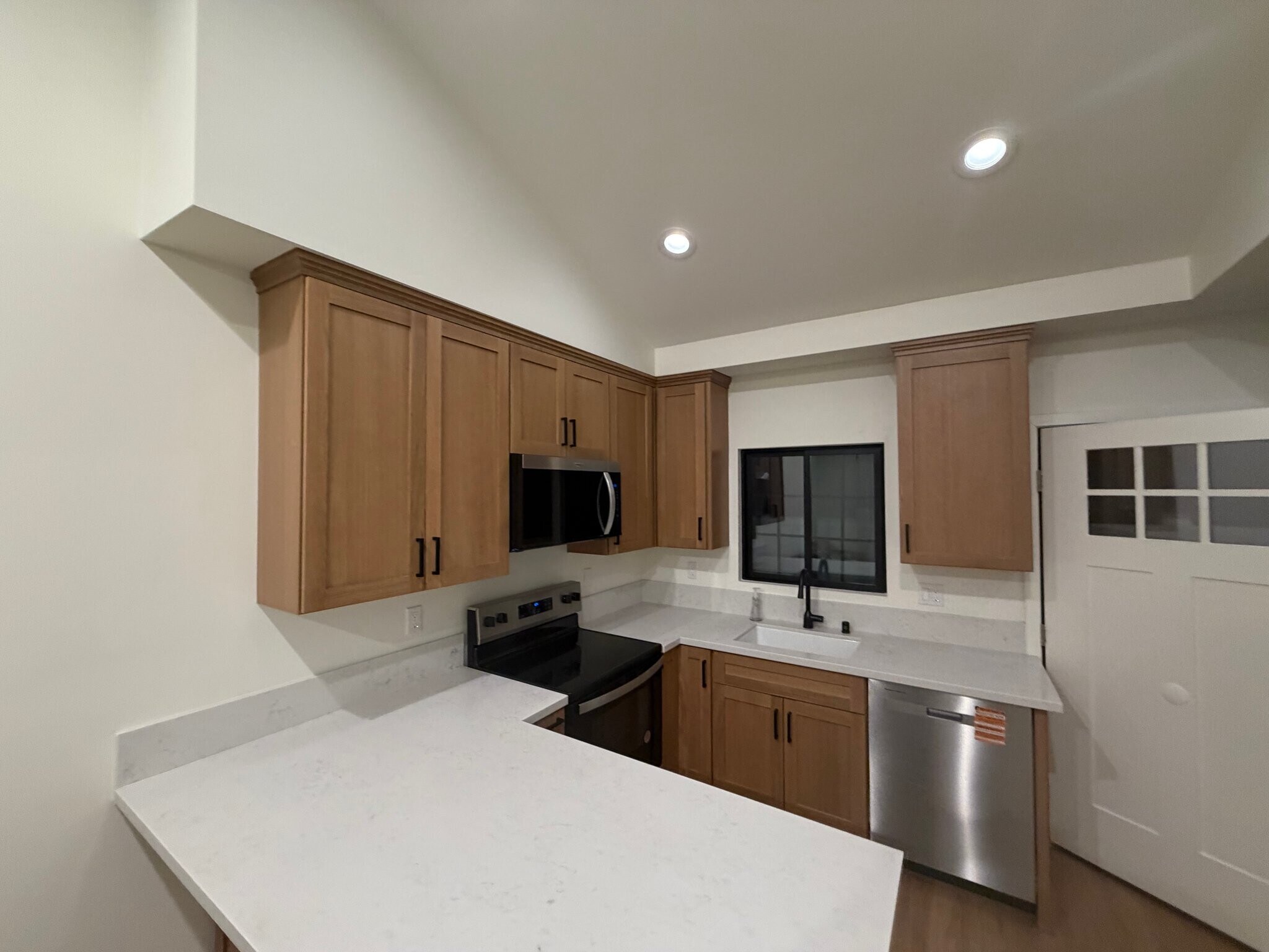 Building Photo - 5579 Brunswick Ave