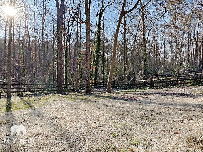 Building Photo - 1300 Newfound Hollow Dr