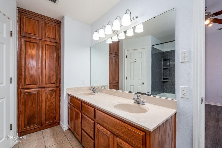 Building Photo - 1410 Tulane Dr