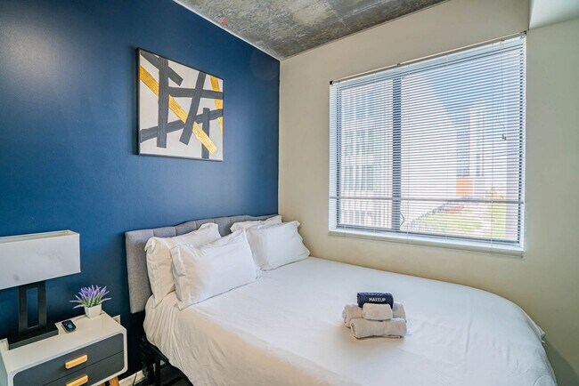 Building Photo - 888 N 4th St