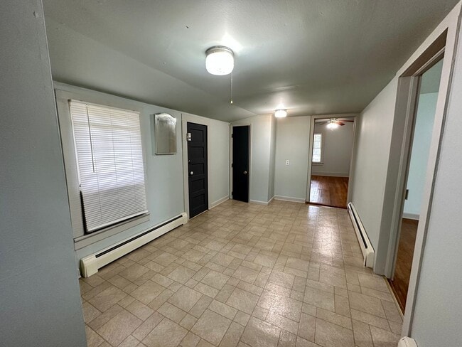 Building Photo - Country Living and Located Near Beautiful ...
