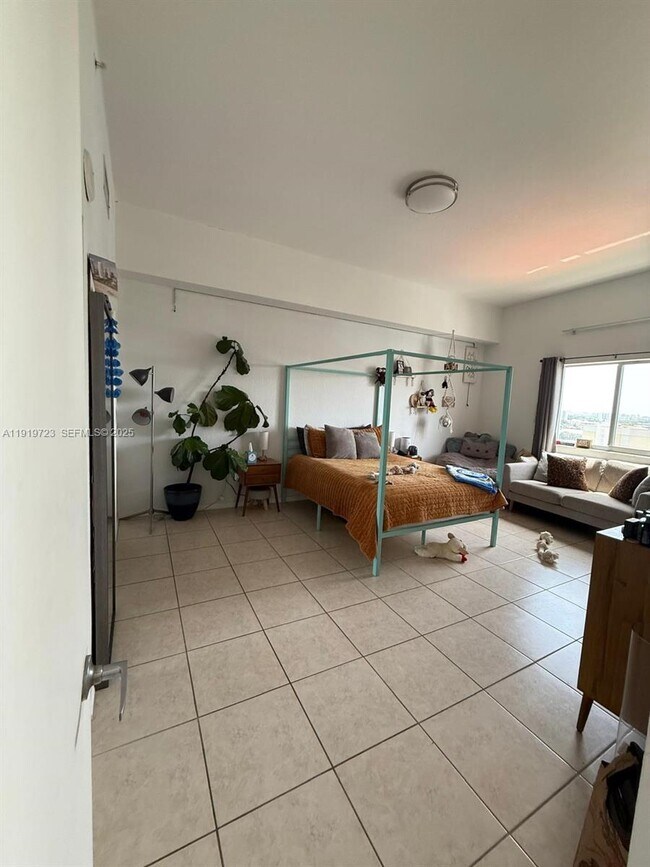 Building Photo - 36 NW 6th Ave