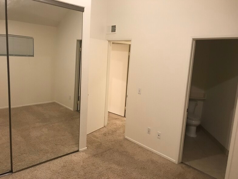 Second Bedroom - 2nd view - 13133 Le Parc