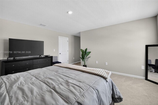 Building Photo - 220 Raspberry Rd