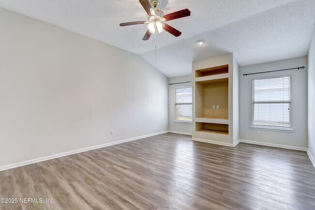 Building Photo - 749 Grand Parke Dr