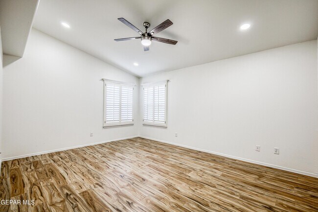 Building Photo - 6289 Cosecha Luna Cir