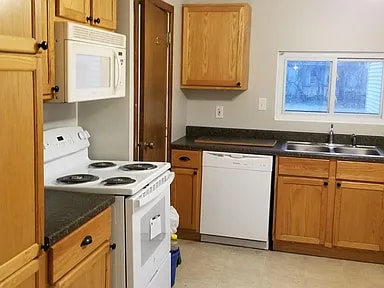 Building Photo - 3318 Haker St