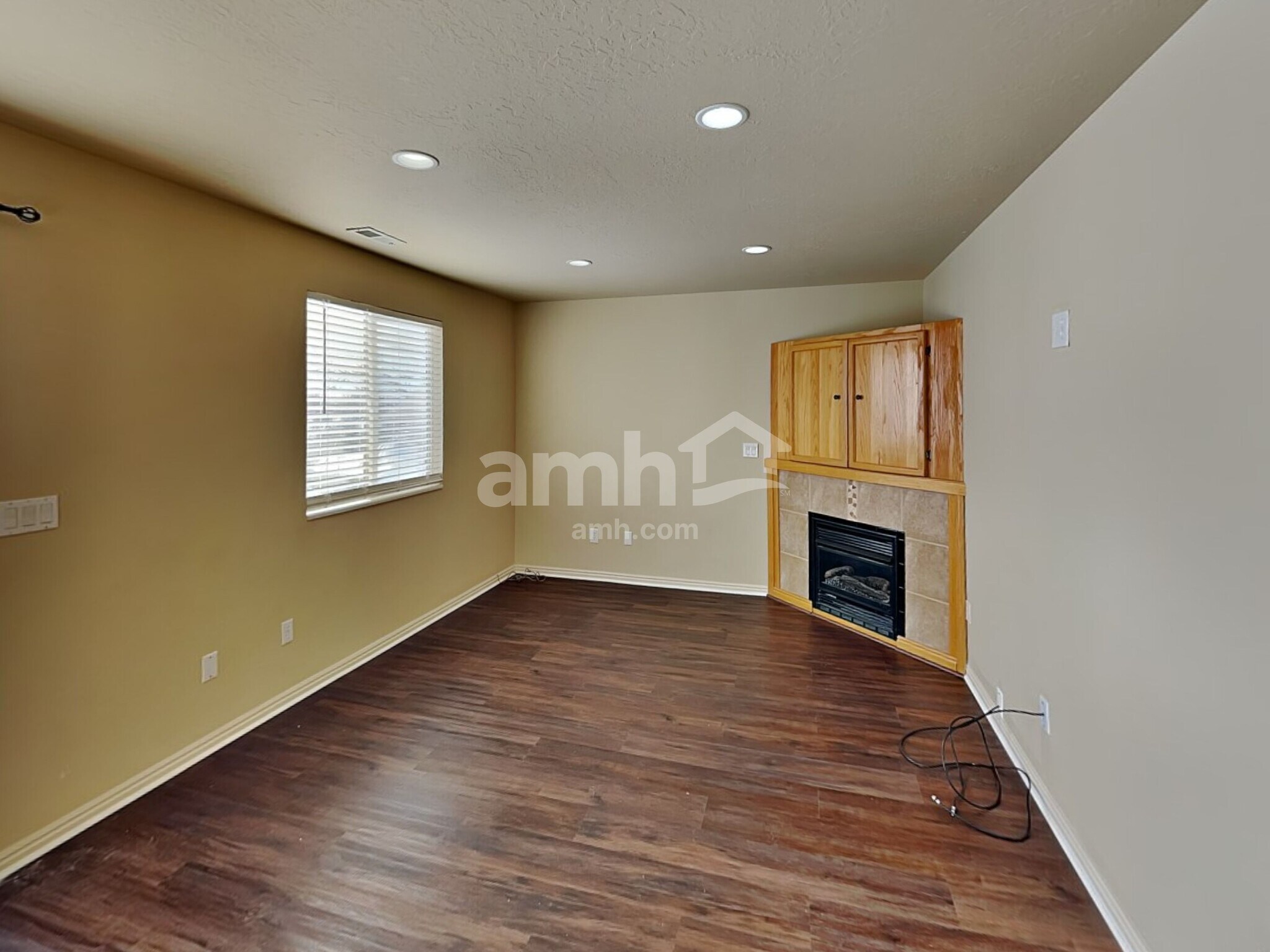 Building Photo - 2262 E 2900 N