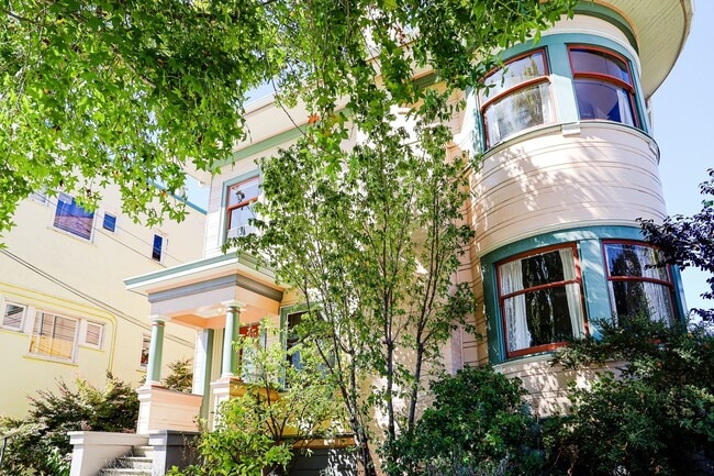 Building Photo - Advent- Spacious Temescal Flat with bonus ...