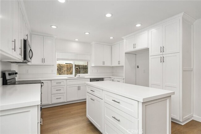 Building Photo - 9282 Winterwood Cir