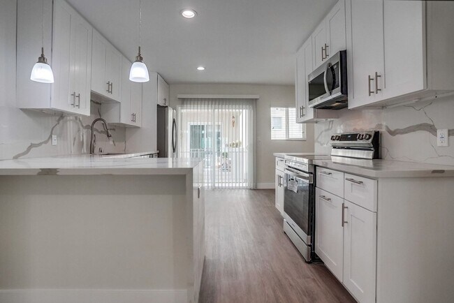 Building Photo - 441 W Queen St