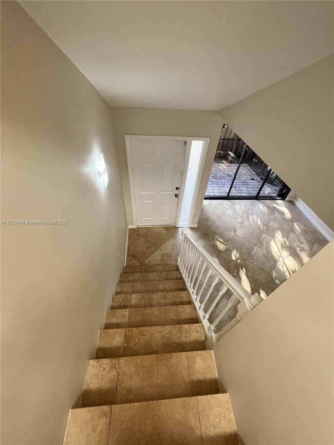 Building Photo - 331 City View Dr
