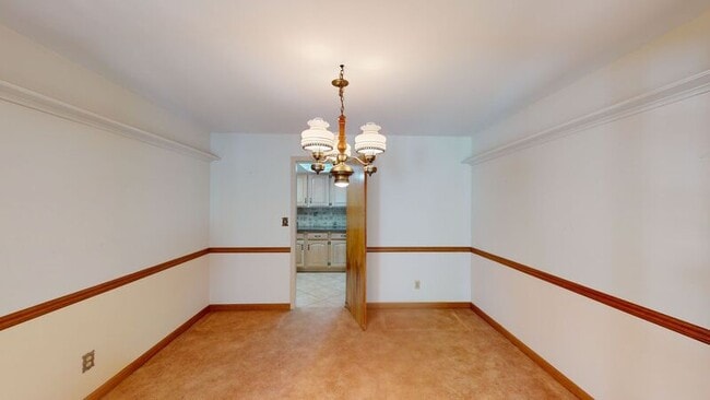 Building Photo - 539 E Rahn Rd