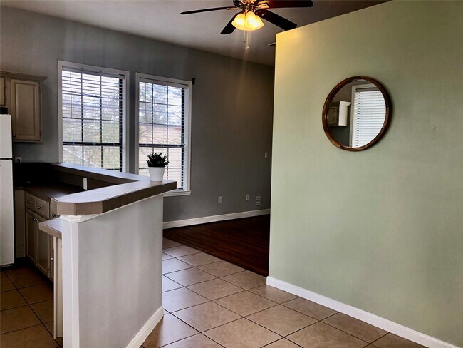 Building Photo - 543 W 27th St