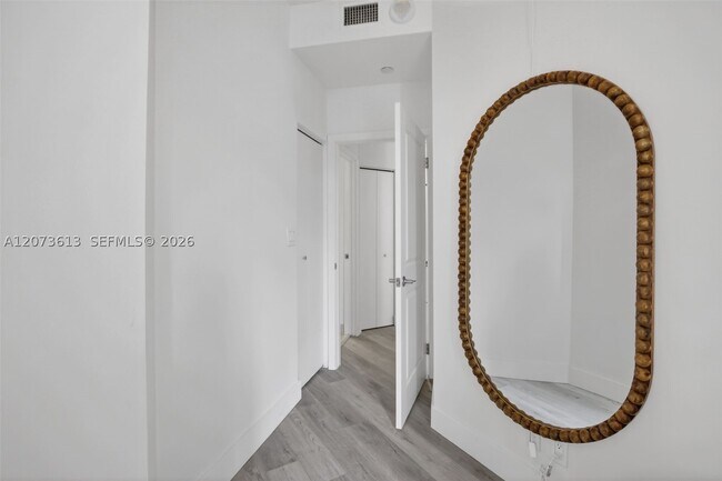 Building Photo - 20185 E Country Club Dr