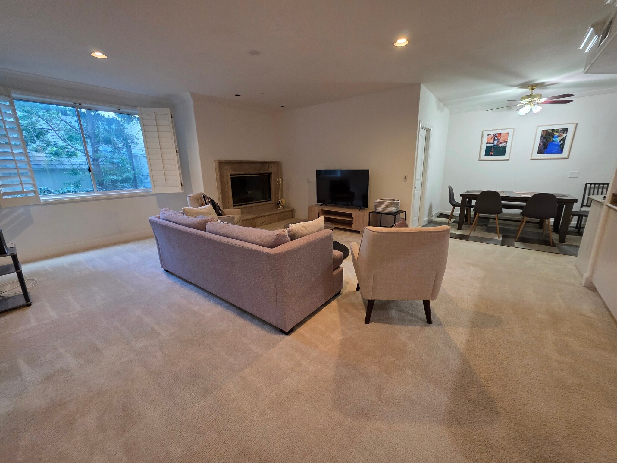 Building Photo - 390 S Sepulveda Blvd