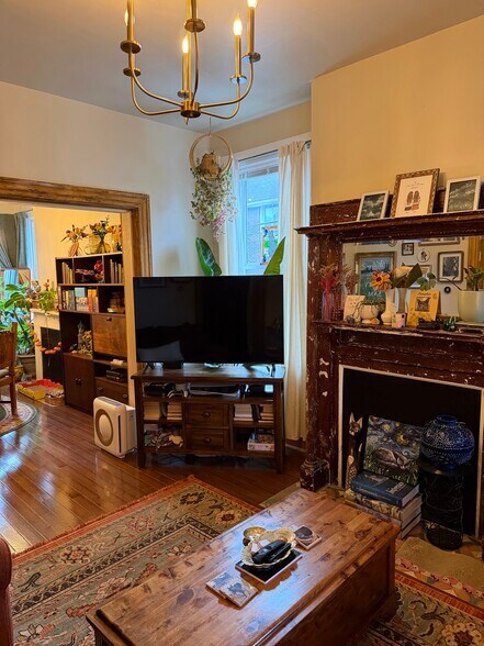 Building Photo - 240 1/2 46th St
