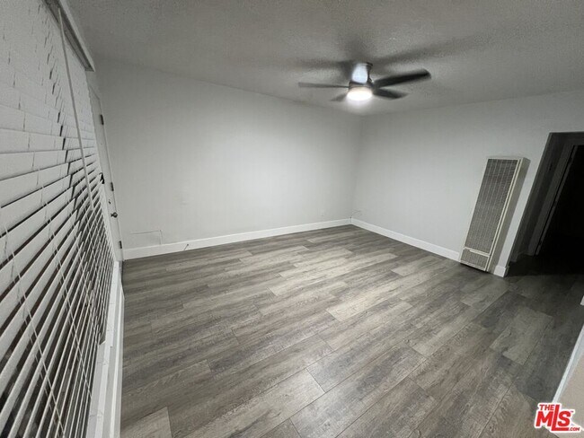 Building Photo - 14719 Chadron Ave