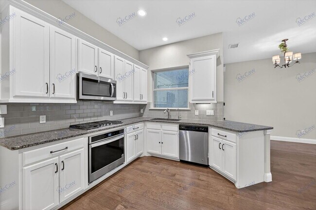 Building Photo - 4224 Riverside Dr